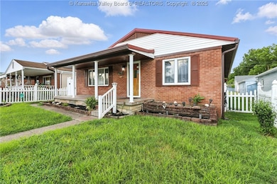 521 24th St, Dunbar, WV 25064 - photo 2