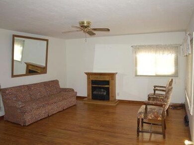 306 Edgewater Beach Blvd, Thornville, OH 43076 - photo 4