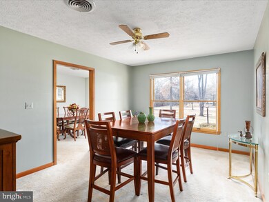 870 Cider Dr, Bunker Hill, WV 25413 - photo 5