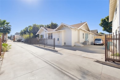 529 W 10th St, Long Beach, CA 90813 - photo 3