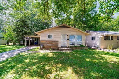 939 Bryon Ave-2