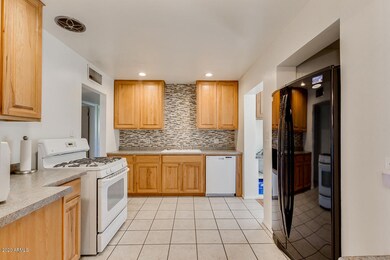 8048 N 12th St, Phoenix, AZ 85020 - photo 5