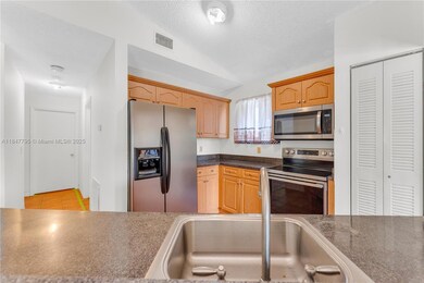 2400 SW 87th Terrace, Miramar, FL 33025 - photo 5