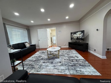 7261 Reuter St, Dearborn, MI 48126 - photo 5