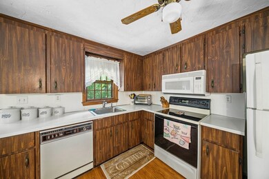 35 Lowell Rd, Pembroke, MA 02359 - photo 5