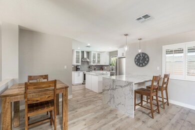 008_Dining Kitchen