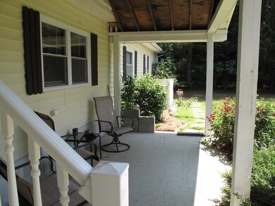Little porch facing the street side