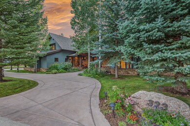 Double entrance driveway