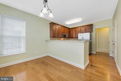 8612 Wintergreen Ct unit 207, Odenton, MD 21113 - photo 5