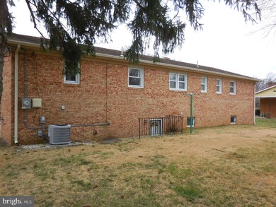 5708 Alan Dr, Clinton, MD 20735 - photo 5