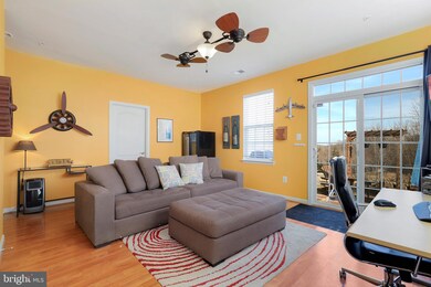 8301 Gibbs Way, Hyattsville, MD 20785 - photo 4