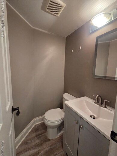 15814 Newport Dr, Clinton Township, MI 48038 - photo 6