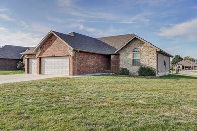 879 E Barracuda Dr, Nixa, MO 65714 - photo 2