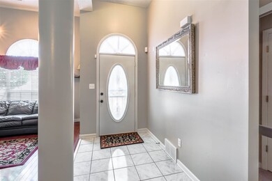Nice sized entry way as you come inside with vault