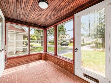 208 S Sylvan Ave, Columbus, OH 43204 - photo 3