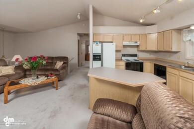 8081 Pinebrook Circle-large-007-23-Main