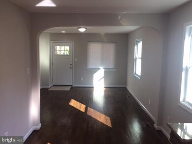 907 Larchmont Ave, Capitol Heights, MD 20743 - photo 2