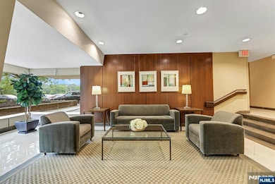 Horizon House unit 626, Fort Lee, NJ 07024 - photo 4