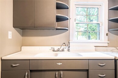 211 S Brooks St, Columbus, IN 47201 - photo 3