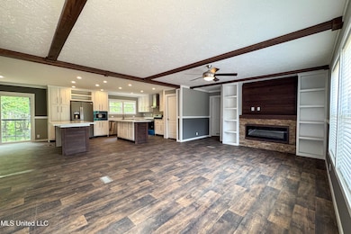 208 Cedar Crest Drive, Coldwater, MS-04