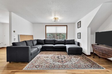 20-upper living area
