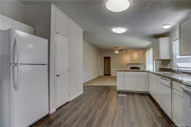 1026 Cass St, Statesville, NC 28677 - photo 6