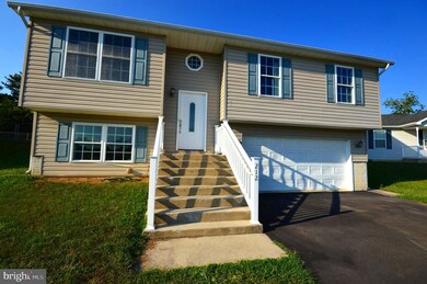 212 Freight Car Cir, Bunker Hill, WV 25413 - photo 3