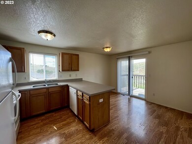 1003 SW Nye Ave, Pendleton, OR 97801 - photo 5