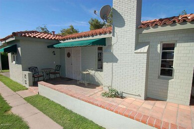 4b Side Patio