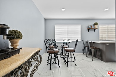 8024 Via Pompeii, Burbank, CA 91504 - photo 6