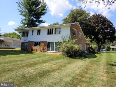 13225 Glendale Dr, Hagerstown, MD 21742 - photo 3