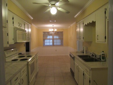 chateau kitchen 4