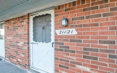21121 Hayes Ave unit 15, Eastpointe, MI 48021 - photo 3