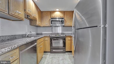 1050 N Randolph St, Arlington, VA 22201 - photo 6