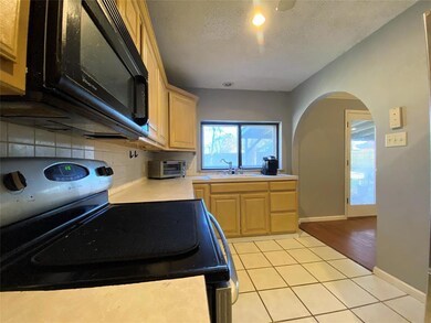 6412 Simmons Rd, North Richland Hills, TX 76182 - photo 7