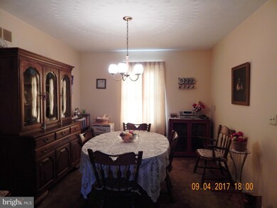 626 Winchester St, Paw Paw, WV 25434 - photo 5