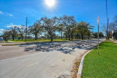 4803 Robertson St, Houston, TX 77009 - photo 3