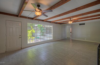2807 N 21st St Phoenix AZ-large-004-7-Li