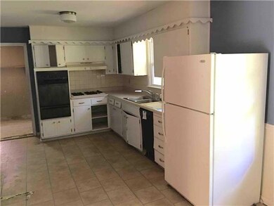 6813 Switzer Ln, Shawnee, KS 66203 - photo 5