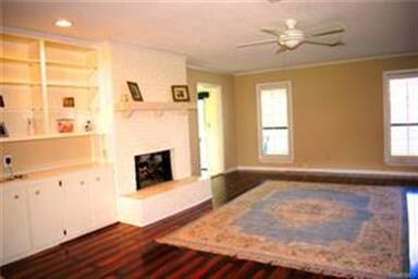 Huge Family Open Family Room!