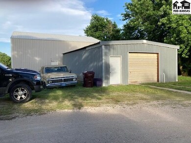 1511 S Maxwell St, McPherson, KS 67460 - photo 3