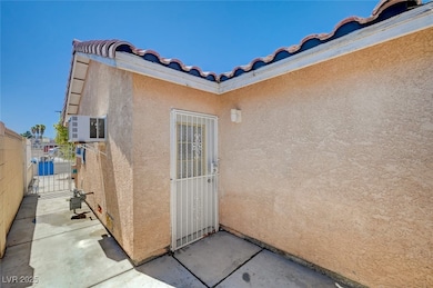 2345 Stockton Ave, Las Vegas, NV 89104 - photo 2