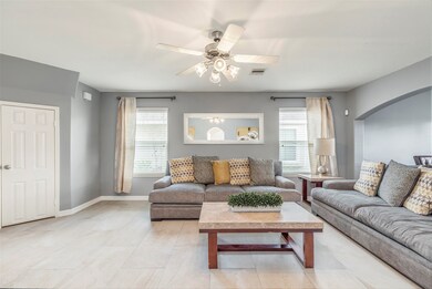 6923 Hampden Point Ct, Houston, TX 77040 - photo 6