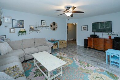 4955 N 8th St-104