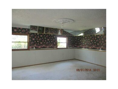 425 Sylvan Rd, Anderson, IN 46012 - photo 5