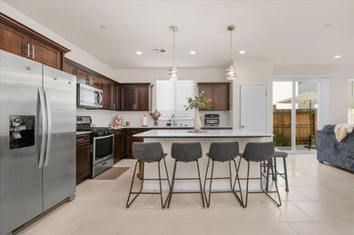 841 Corazon Ave, Clovis, CA 93619 - photo 6