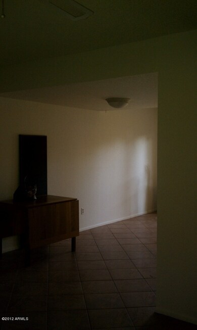 Living Room/Dining