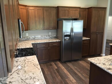 1611 Mistletoe Ln, Redding, CA 96002 - photo 7