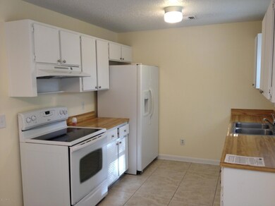 2571 Sandusky Ave E, Jacksonville, FL 32216 - photo 4