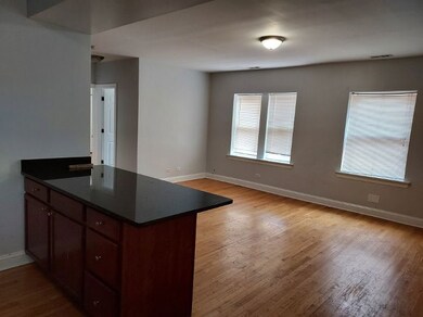 6319 N Sacramento Ave unit 3E, Chicago, IL 60659 - photo 2